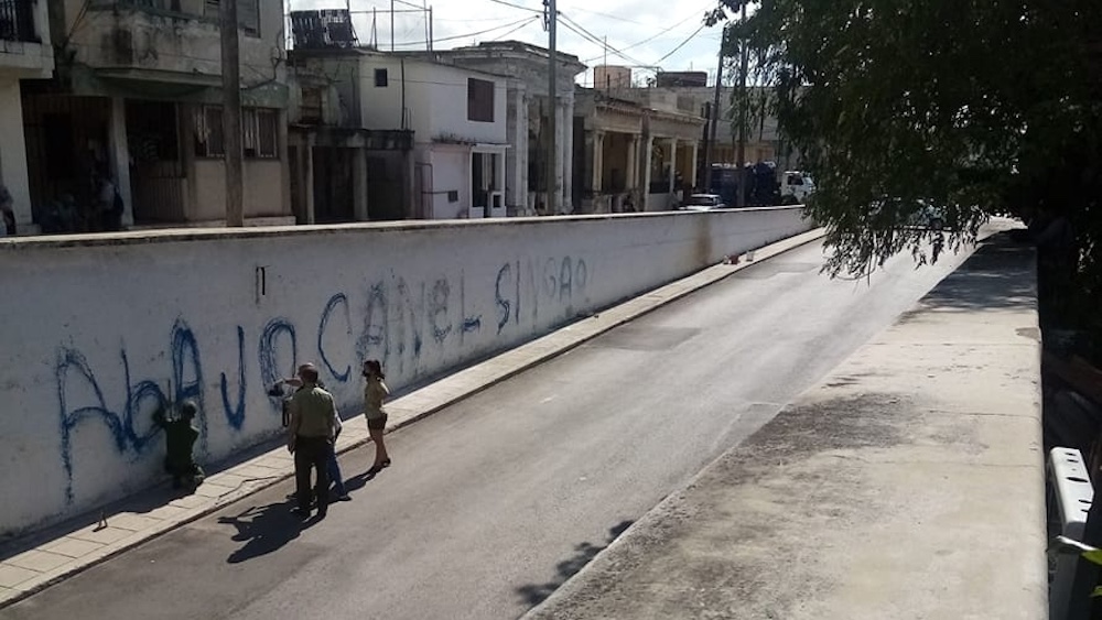 An anti-Diaz-Canel message scrawled on a wall in Havana.